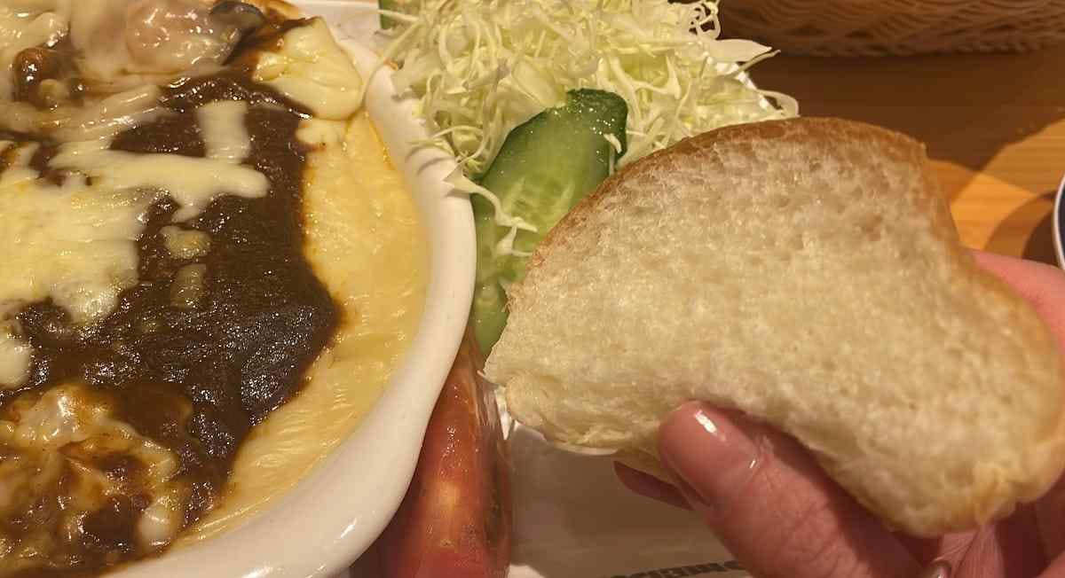 パイシーでクリーミーな味わい！ パンも美味しい